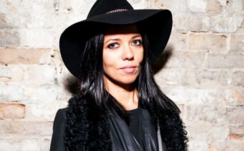 Экс-супруга Потапа блистала в стильном аутфите