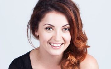 Оля Цибульская поразила внушительным декольте