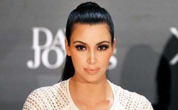 Ким Кардашьян шокировала поклонников смелым нарядом