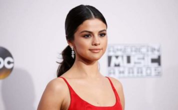 Селена Гомес «забыла» надеть нижнее белье