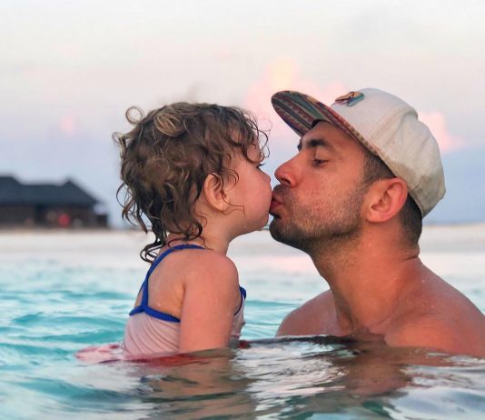 Андрей Бедняков показал фотографию с дочерью