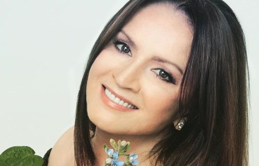 Прогулка на яхте: София Ротару опубликовала фото с младшей сестрой