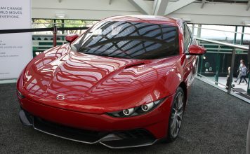 Триколісний конкурент Tesla за $ 10 000 (відео)