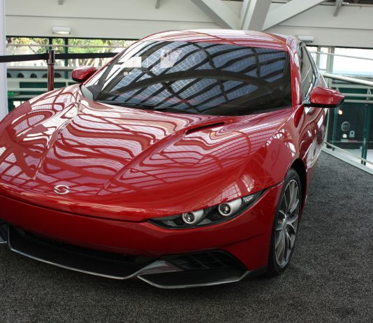 Триколісний конкурент Tesla за $ 10 000 (відео)