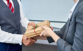Секрети вручення корпоративних подарунків