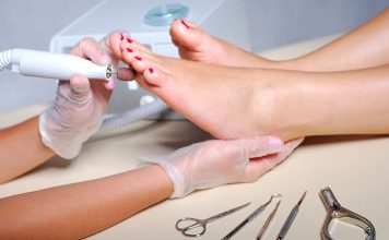 Салонний педикюр: секрет впевненості в собі