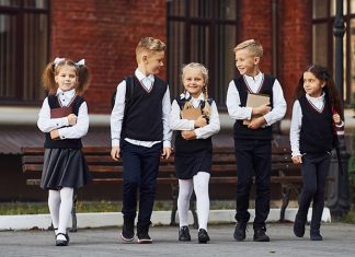 Шкільна форма в стилі casual