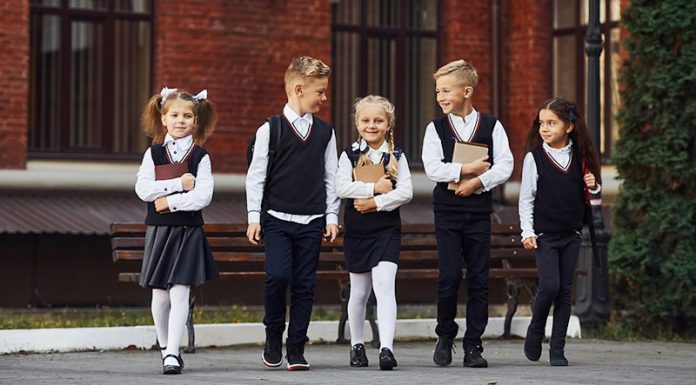 Шкільна форма в стилі casual