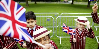 Почему дети в Великобритании реже пропускают школу из-за простуд английские дети